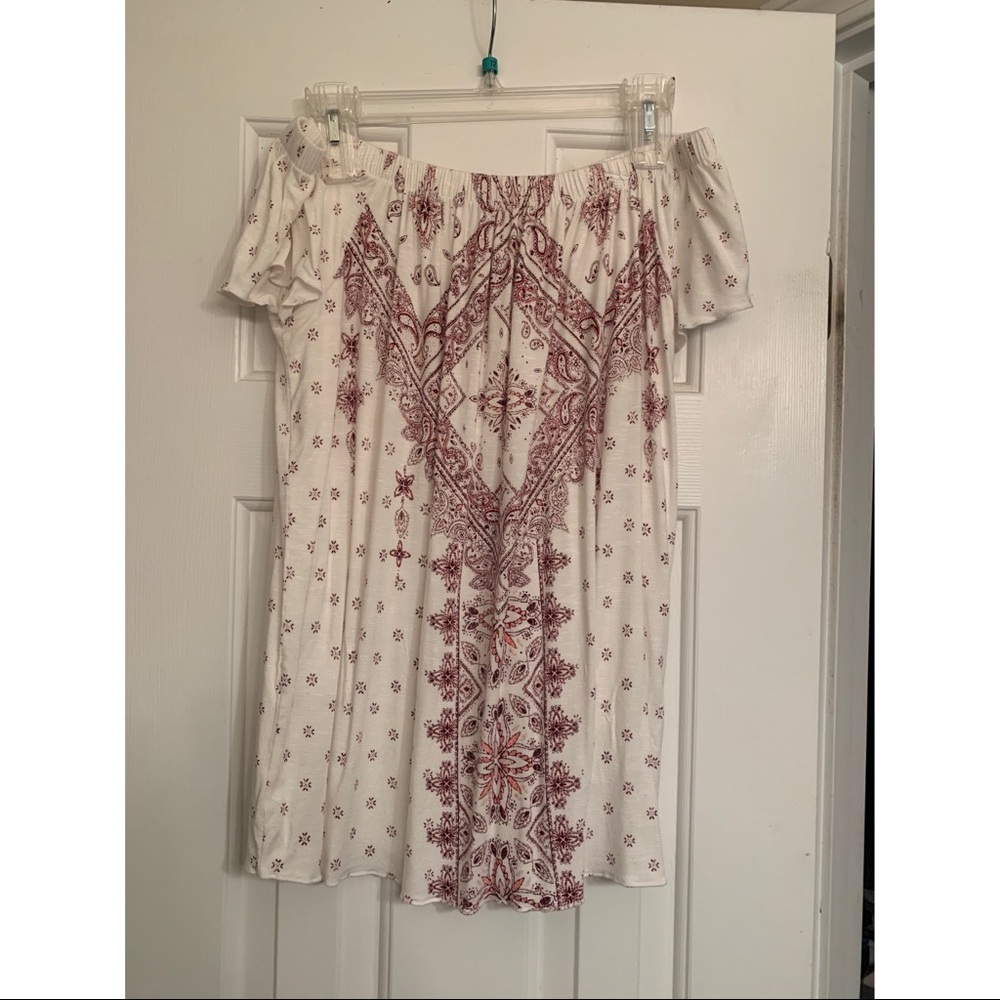 Maurice’s Medium off the shoulder short sleeve EUC - Picture 1 of 8